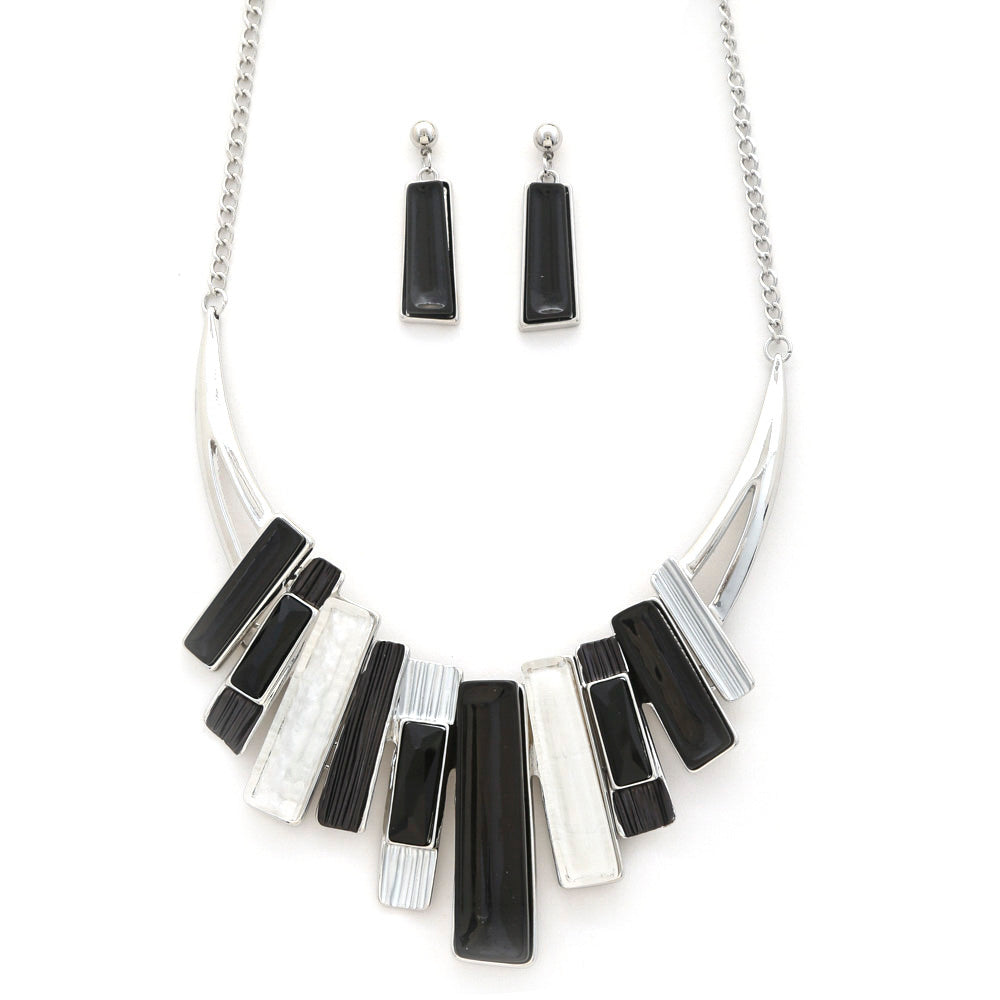 Set The Bar Necklace